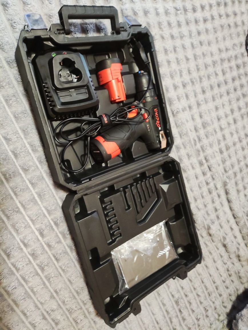 Продам дриль-шуруповерт Дніпро м CD-12 CX COMPACT