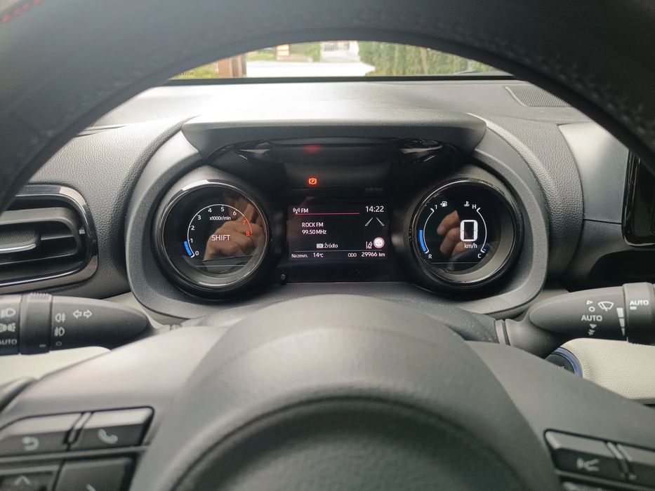 Toyota Yaris pierwszy właściciel z salonu w Polsce stan idealny