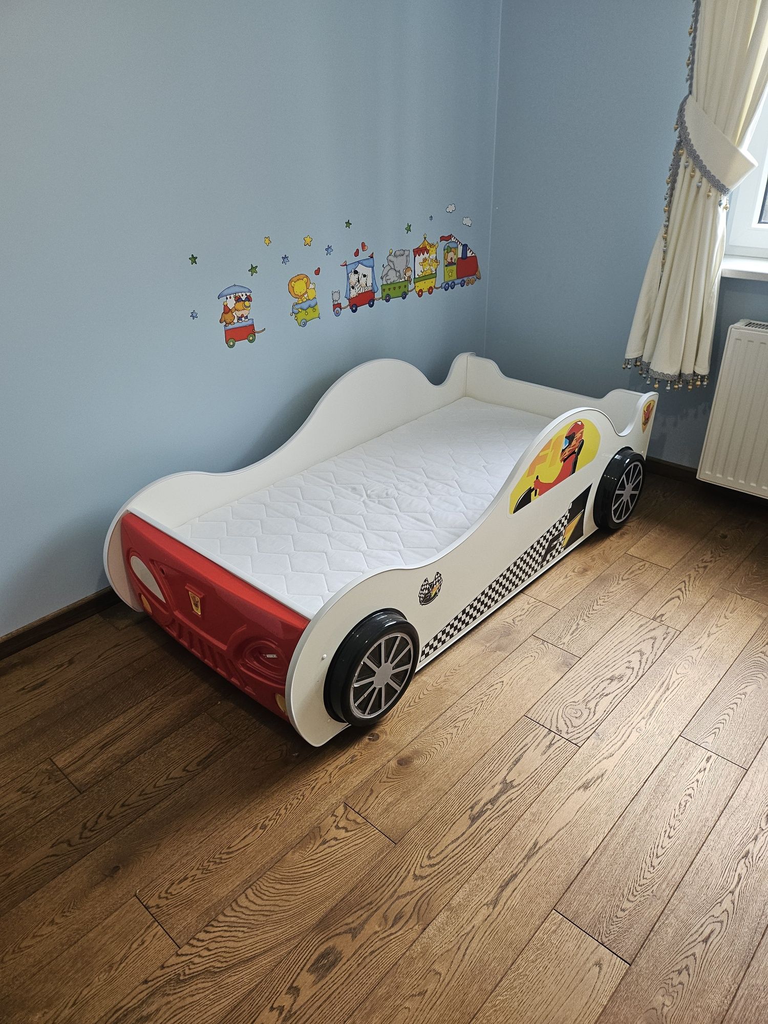 Łóżeczko chłopięce samochód F1