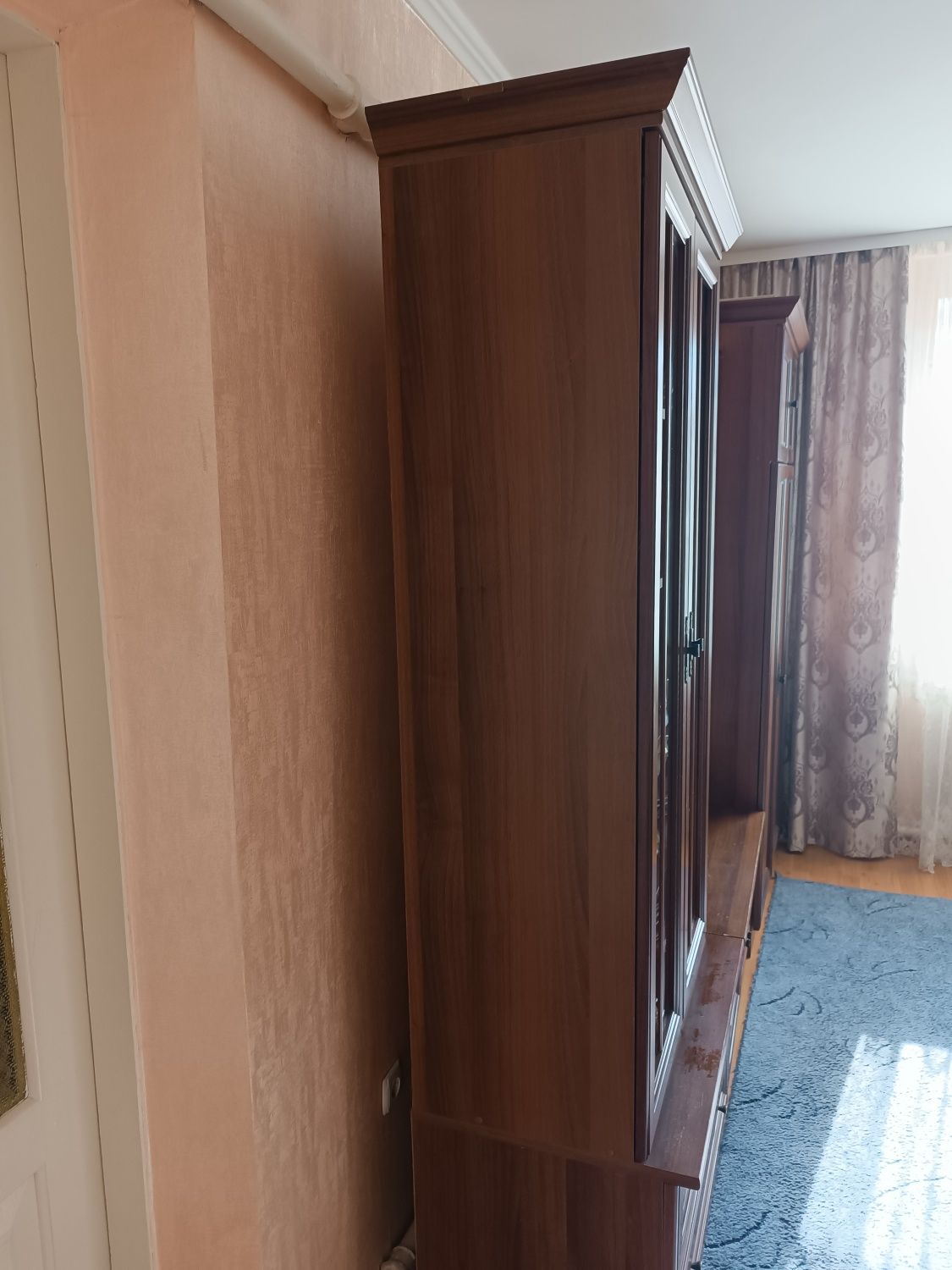 Продам стінку у вітальню