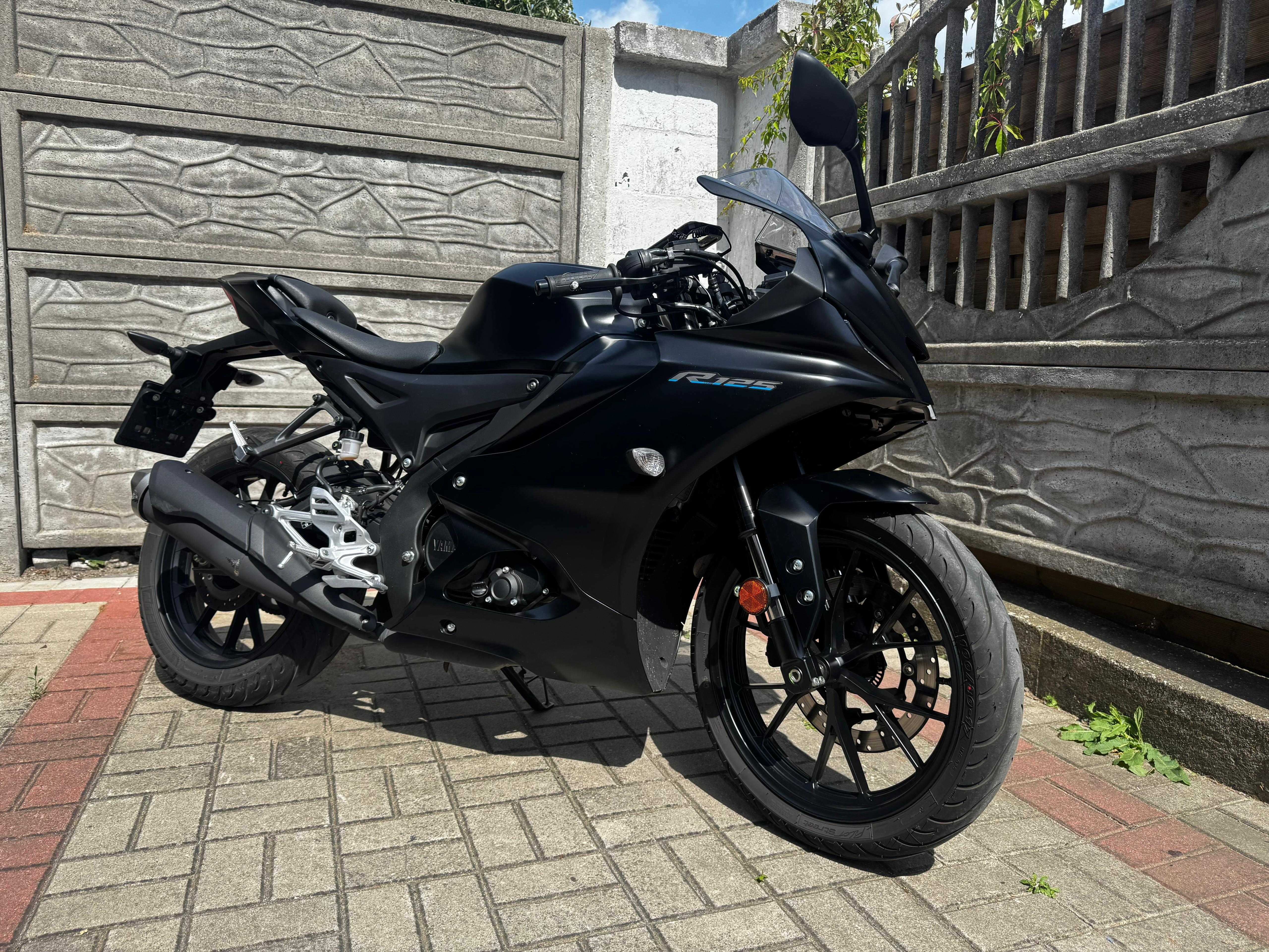 YAMAHA R125 Tech Black 2023