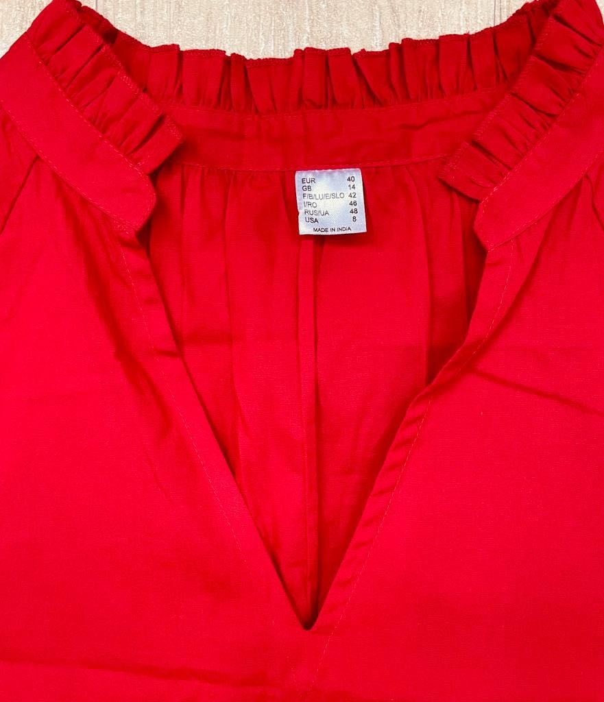 Роскошное летнее платье красного цвета