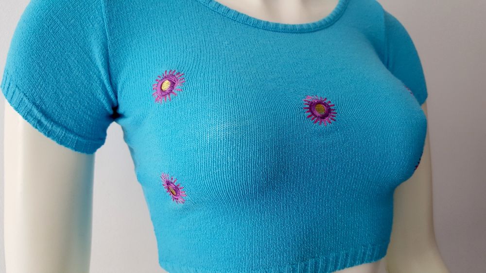 Crop Top em Malha de Linha com Bordados made in Italy