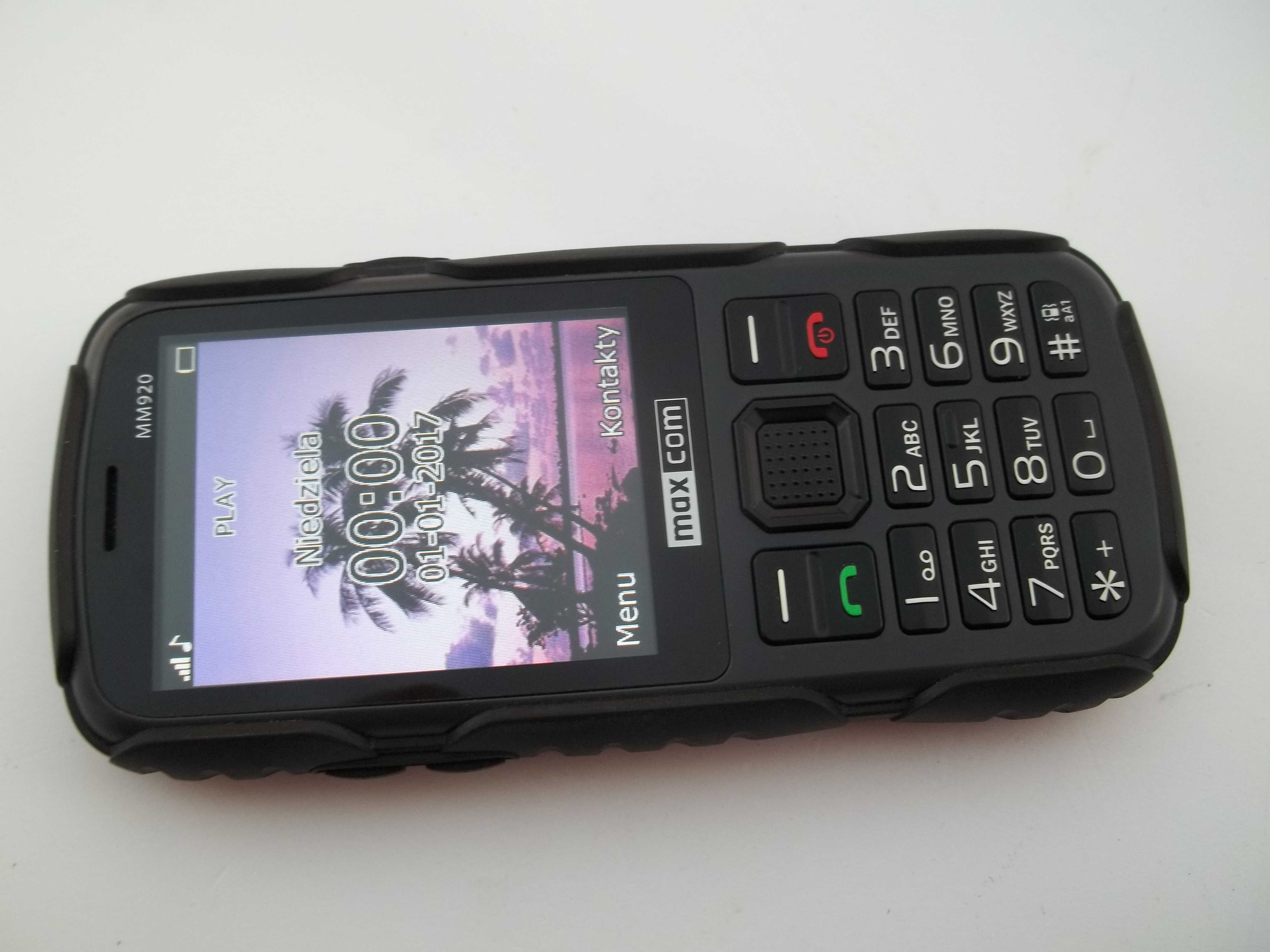 Telefon MAXCOM model MM920 – Jak Ideał.