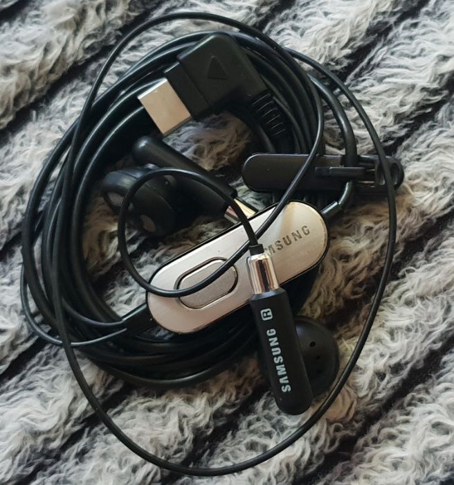 Samsung U600 U700 U800 Samsung seria U kabel i słuchawki