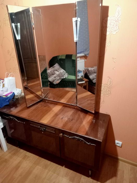 Шкаф  с антресолью!