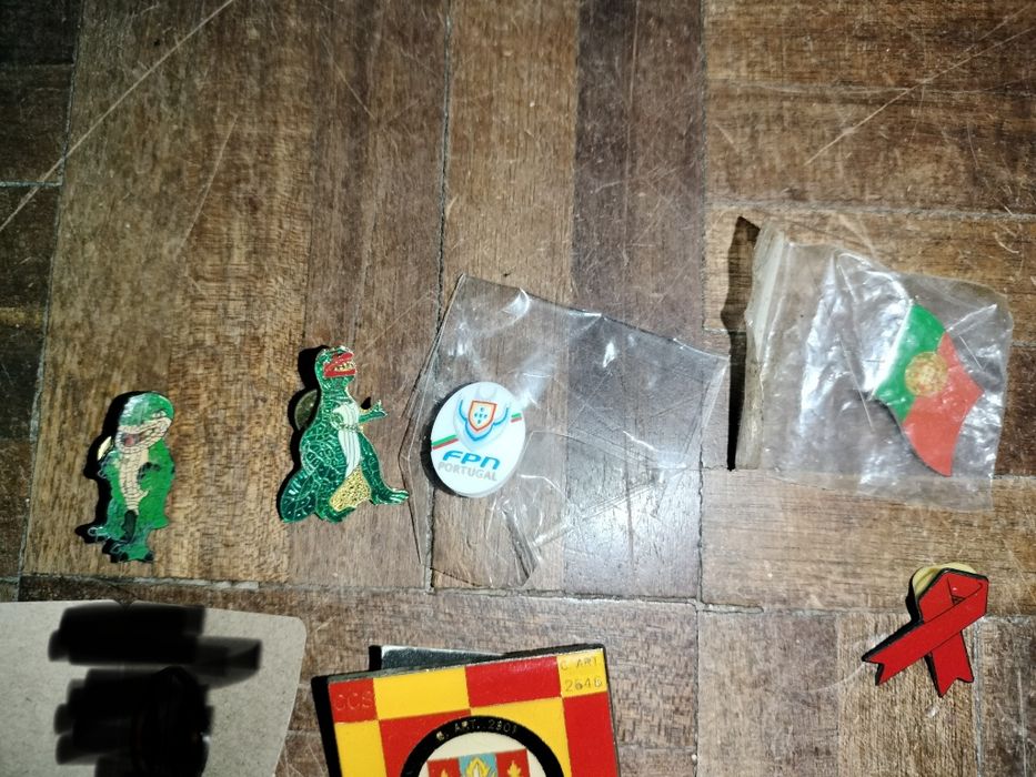 Pins variados pra venda