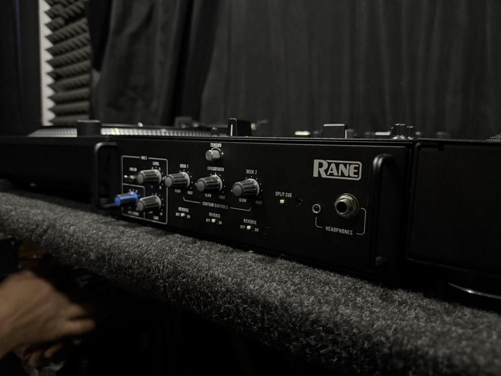 Conjunto DJ - Rane Twelve MKII + RANE Seventy