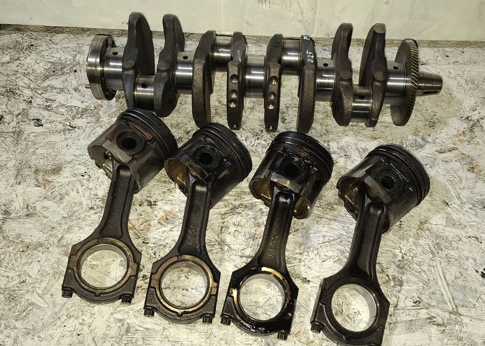 Блок циліндрів поршня шатуни коленвал 2.0 RF7J Mazda 6 5 3