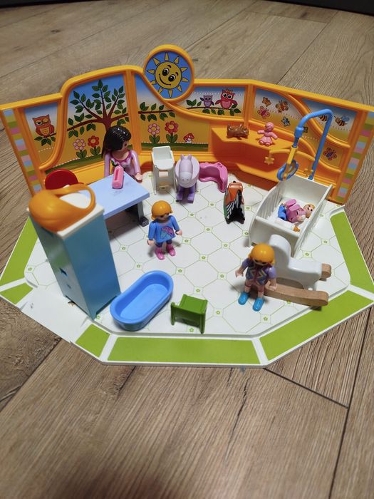 Play mobil galeria handlowa +przedszkole+szpital