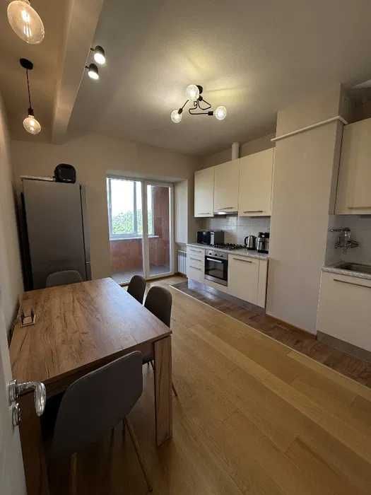 Продам трехкомнатную с ремонтом 77м2 район Госпром Центр 88666