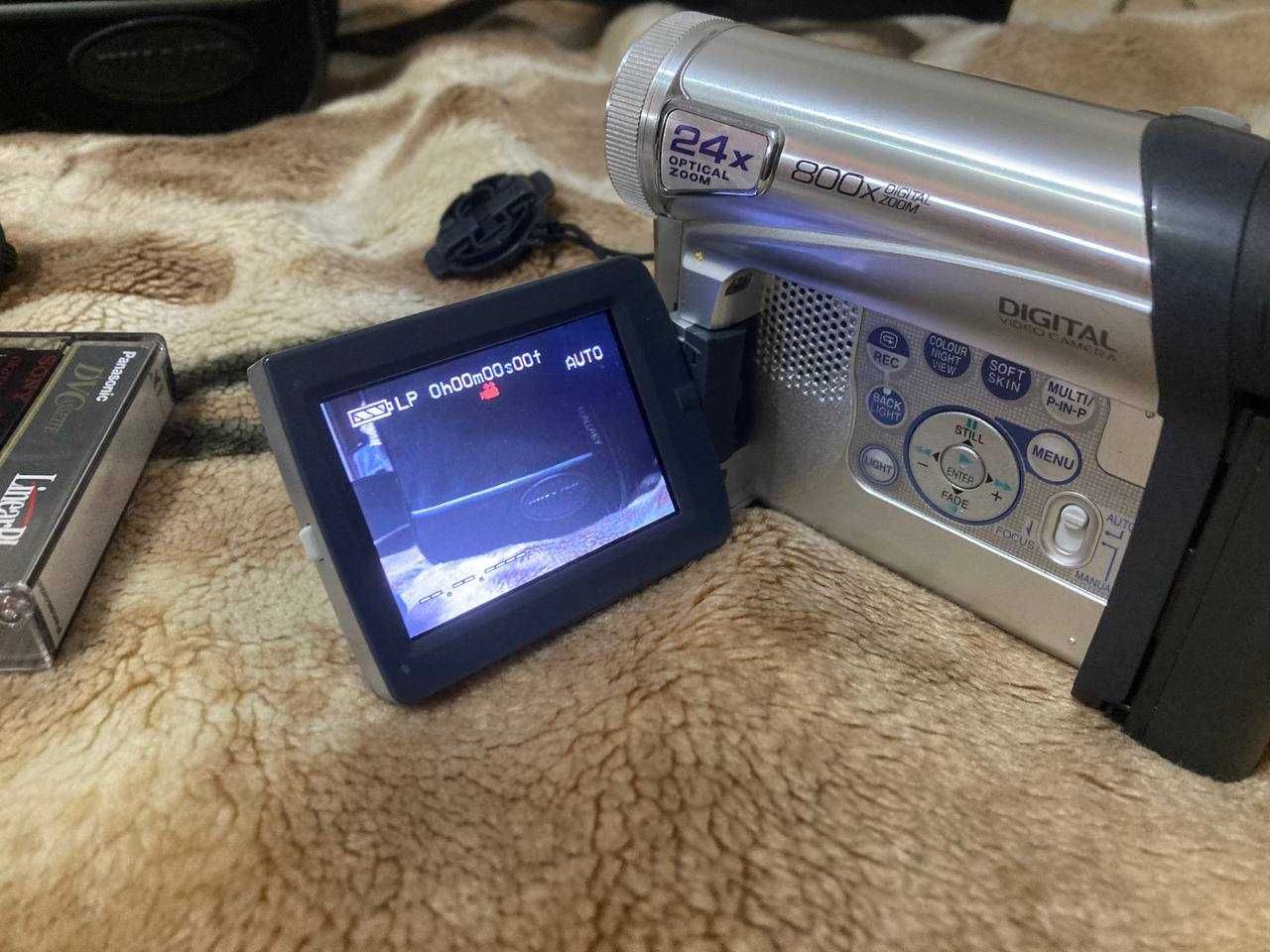 Видеокамера / відеокамера - Panasonic NV-GS11