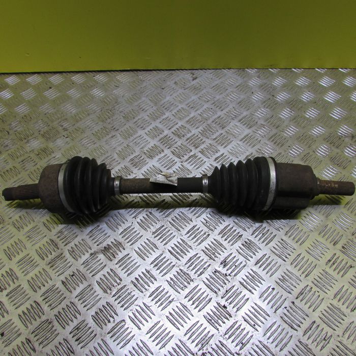 Полуось передняя Mercedes Vito W447 вал привідний Вито 447 В4 піввісь