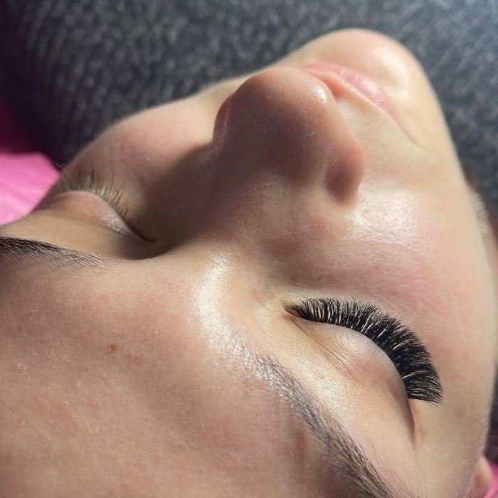 Наращивание ресниц , ламинирование ресниц