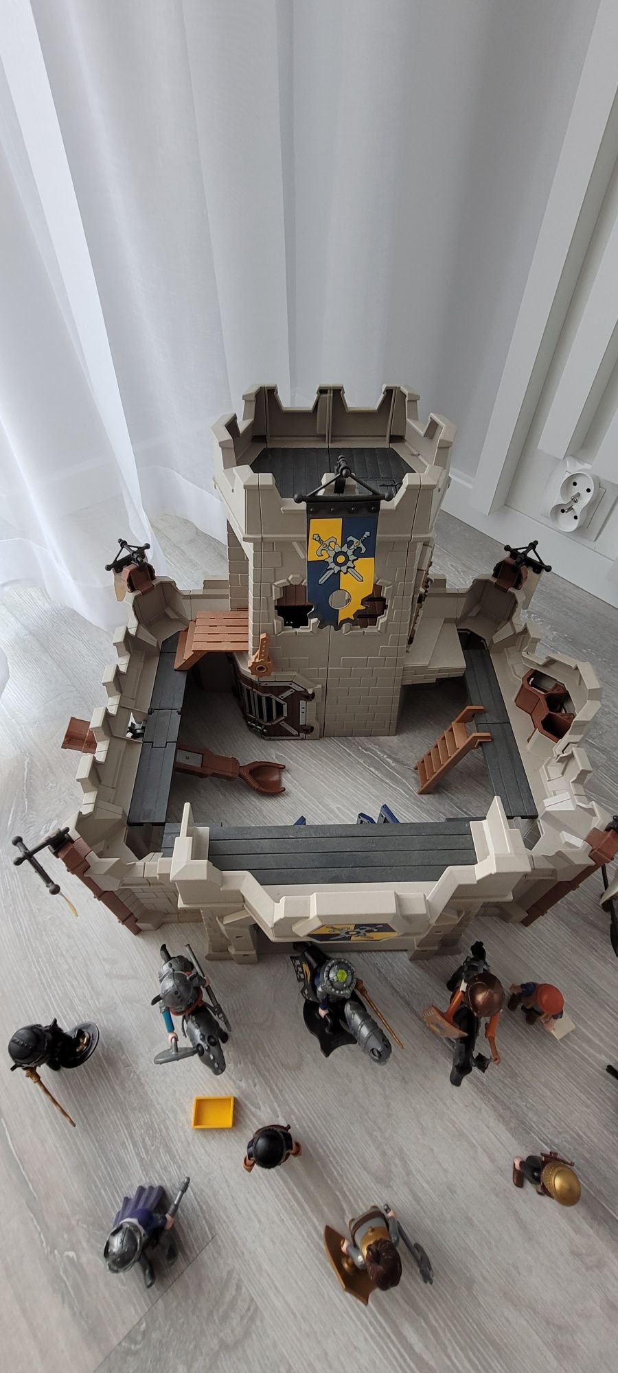 Zamek + Ludziki + Konie Playmobil