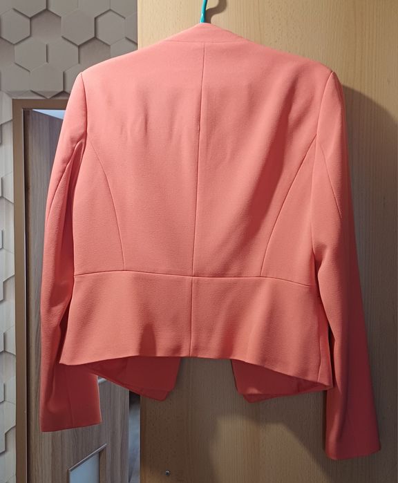 Żakiet roz.40 kolor koralowy