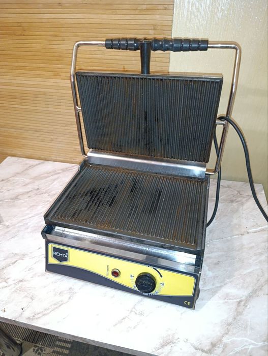 Промислова сендвіч- гріль REMTA