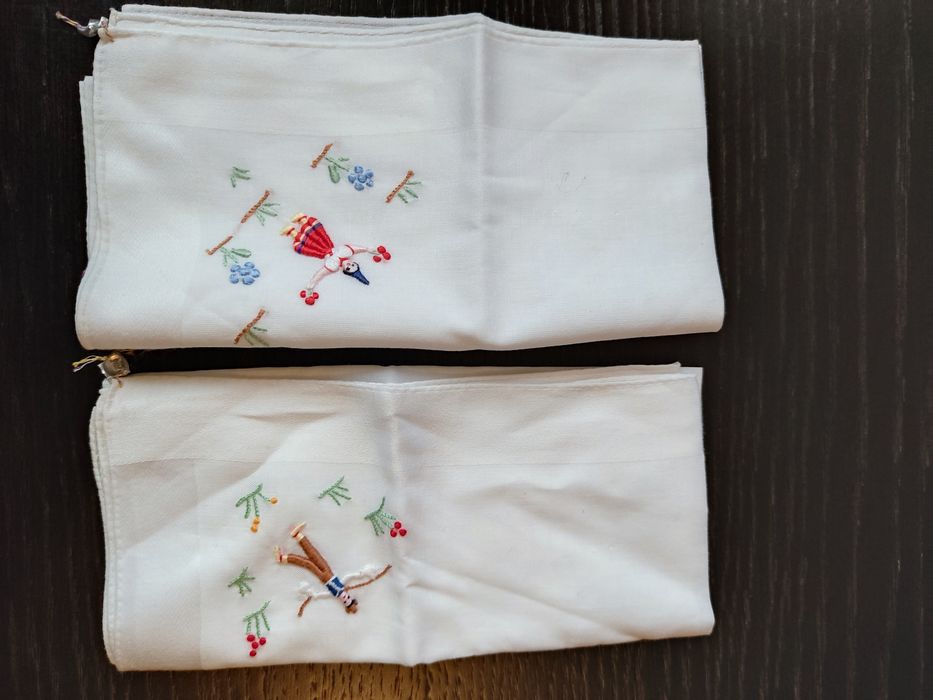 2 Lenços bordados da Madeira