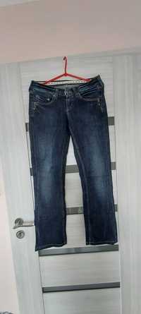 Spodnie jeansowe dżinsowe dziny dzwony S mustang