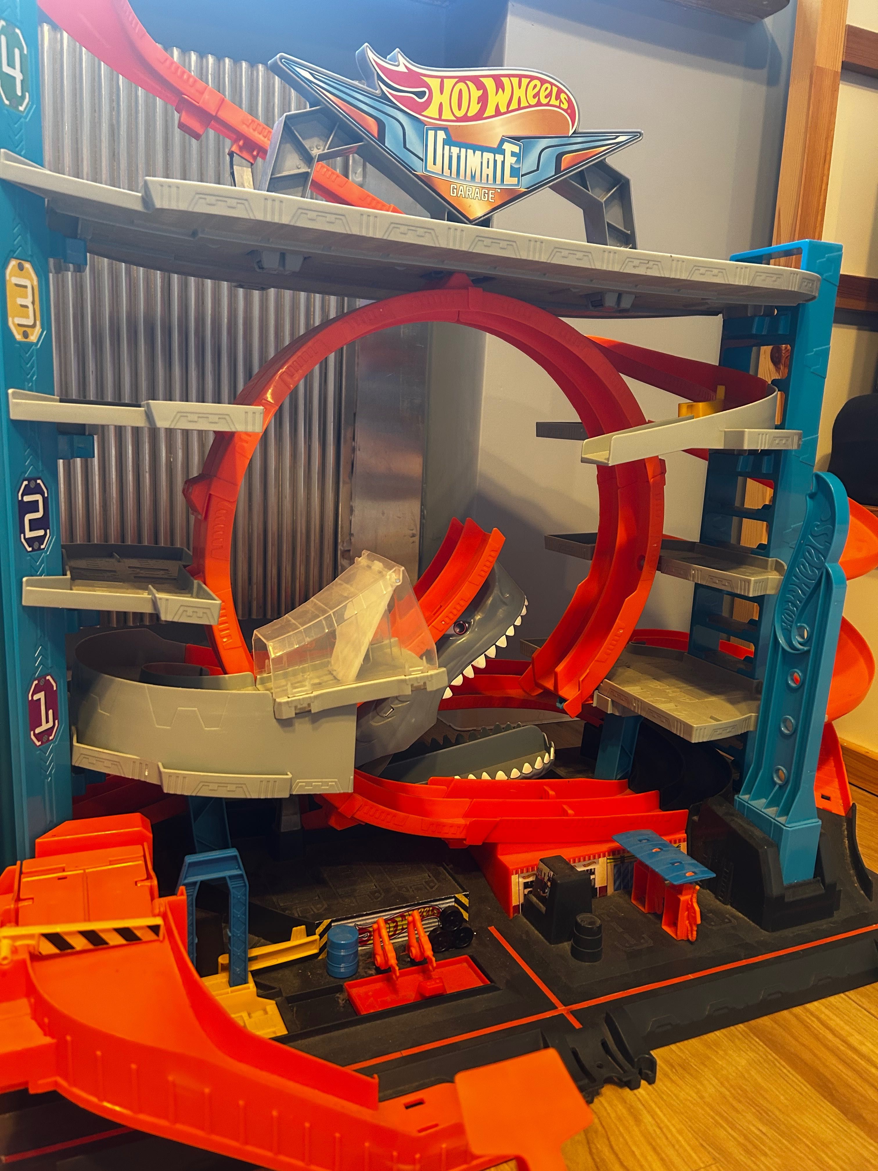 Hot Wheels City Mega Garaż Rekina RYBNIK