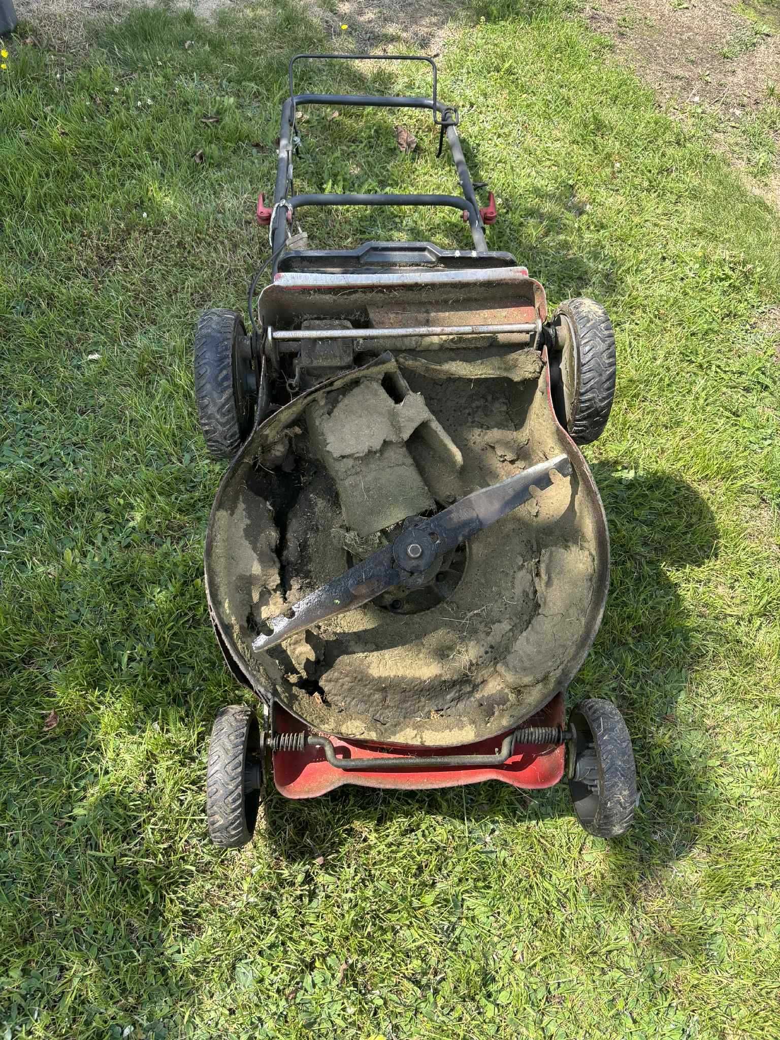 Spalinowa Kosiarka MTD 11A-B13M6783