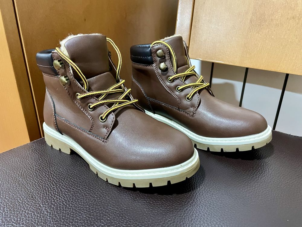 Bota menino 33/34 NOVAS