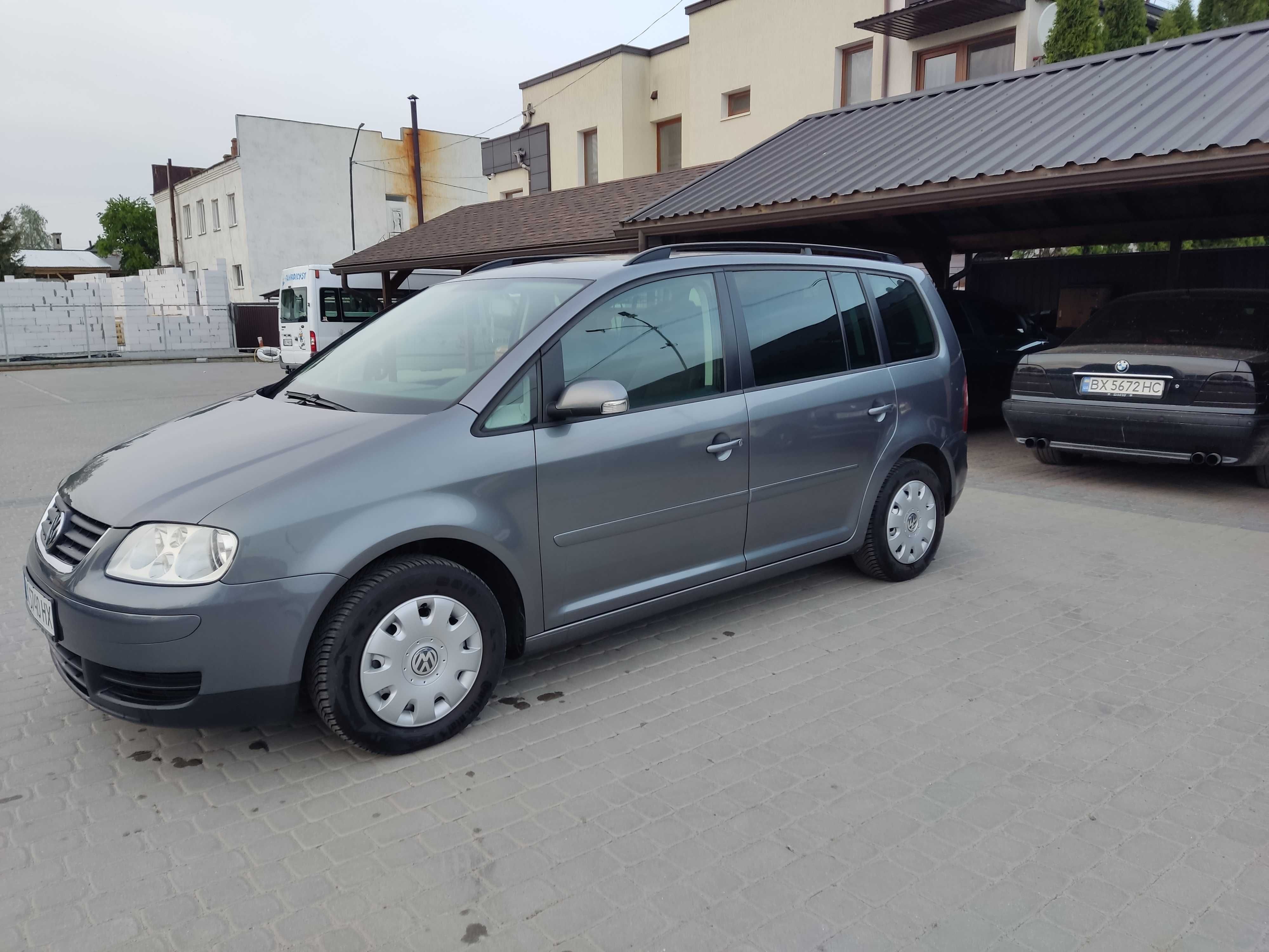 Volkswagen Touran - 7 місць