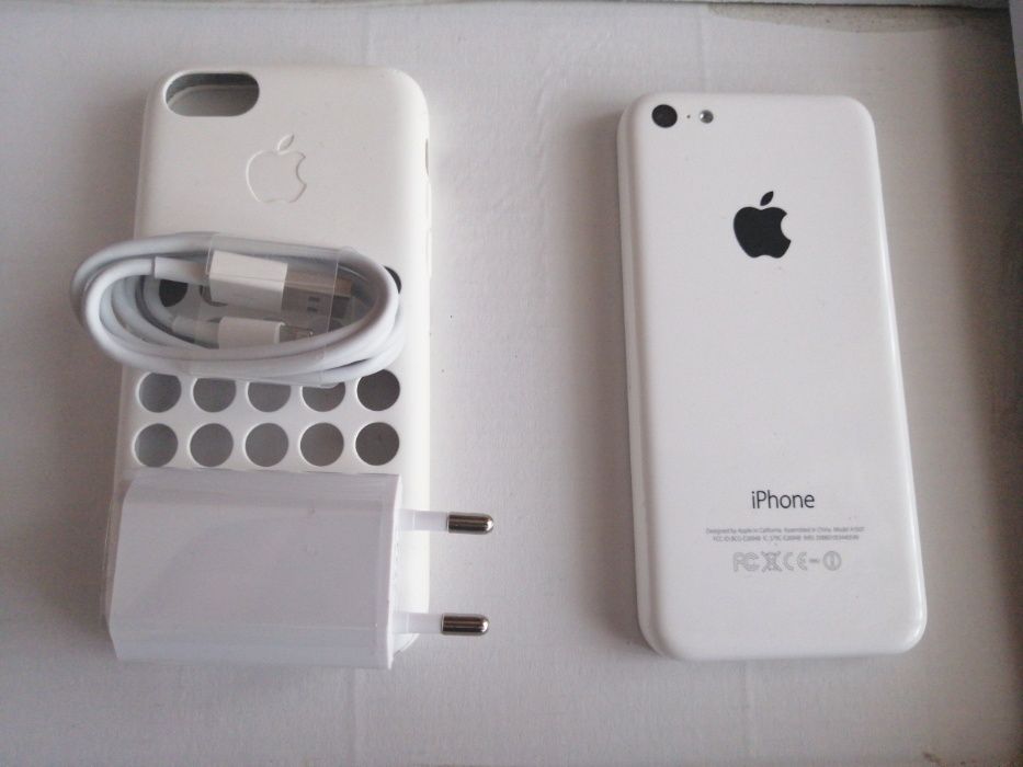 iPhone 5C in excellent condition (NOS)64564204577411120