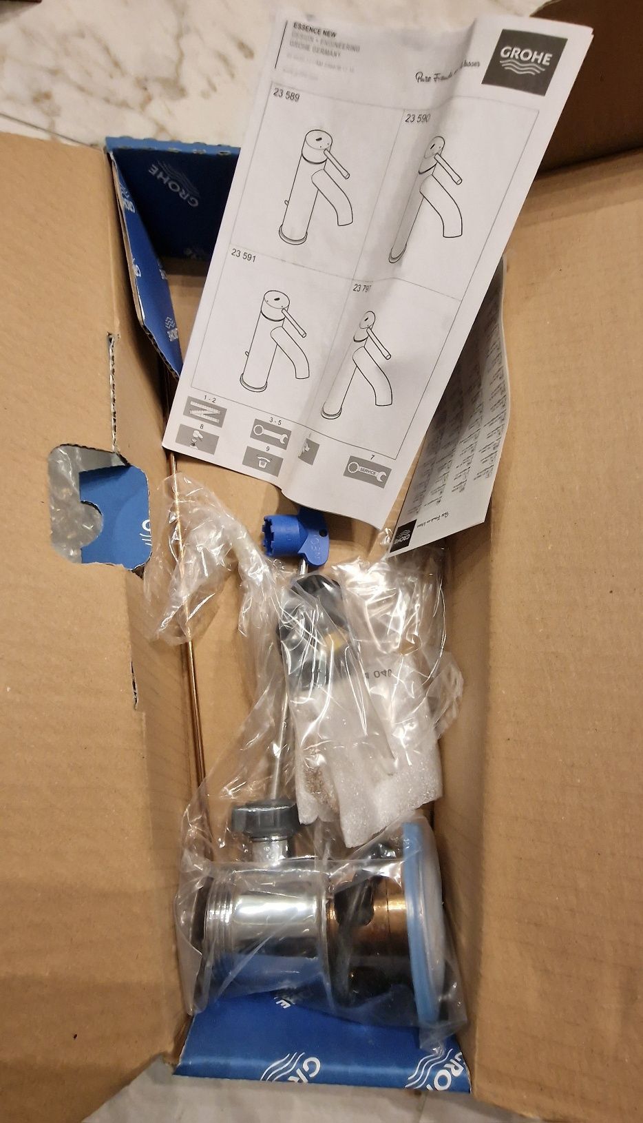 Bateria umywalkowa GROHE Essence 23589da1
