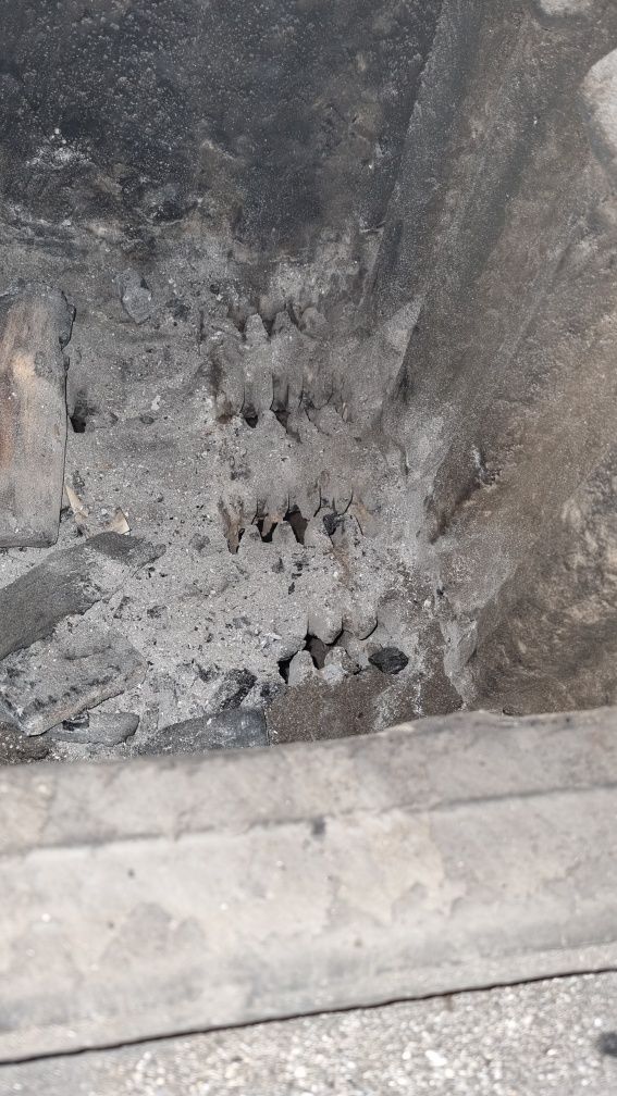 Piec żeliwny z podajnikiem 24