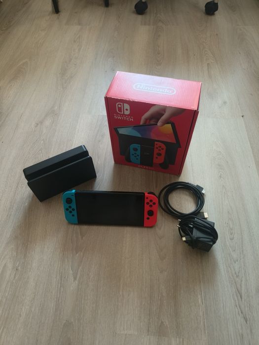 Konsola Nintendo Switch OLED Zestaw