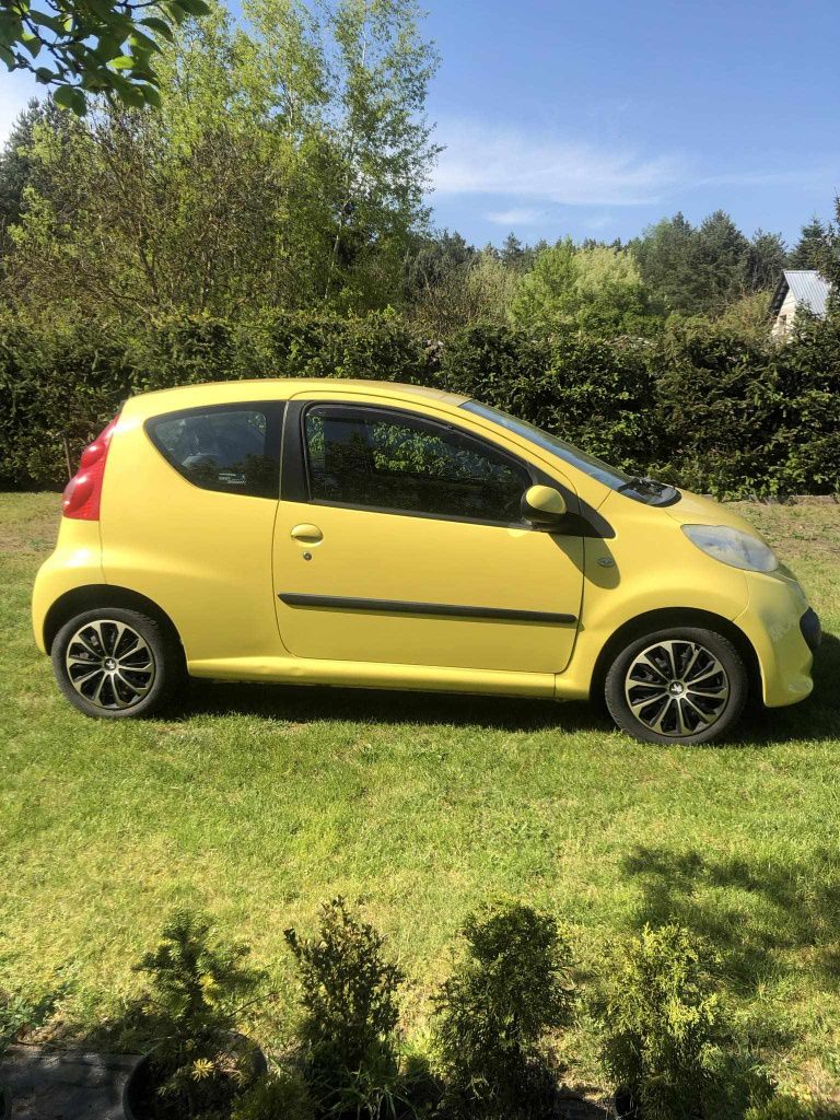 Peugeot 107  2006 rok