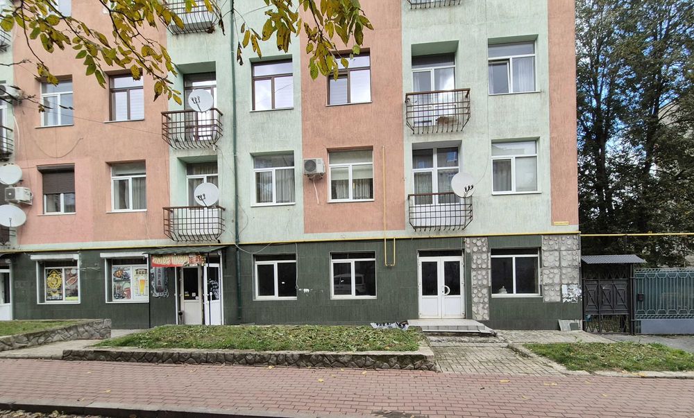 Продається комерційне приміщення 100м2 вул.Кочубея 33 А