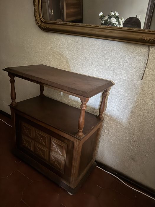 Movel de entrasa de sala em nogueira com pedra marmore cinza escuro