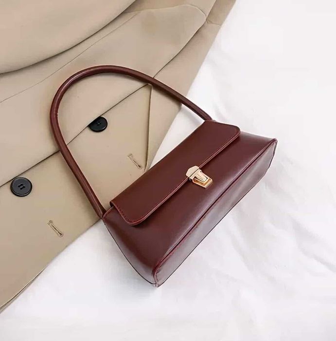 Класична сумочка колір бургунді