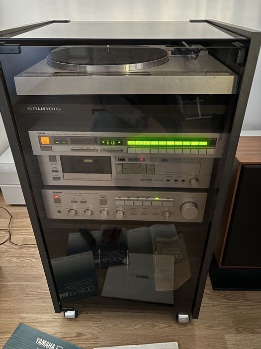 Zestaw Yamaha + Kirksaeter Monitor 100 + szafka Grundig / Gramofon