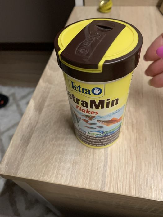 Karma dla rybek Tetra min