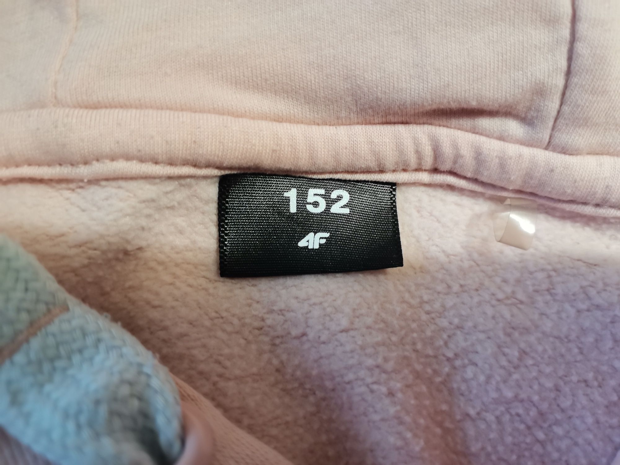 Bluza z kapturem 4F dla dziewczynki roz. 152