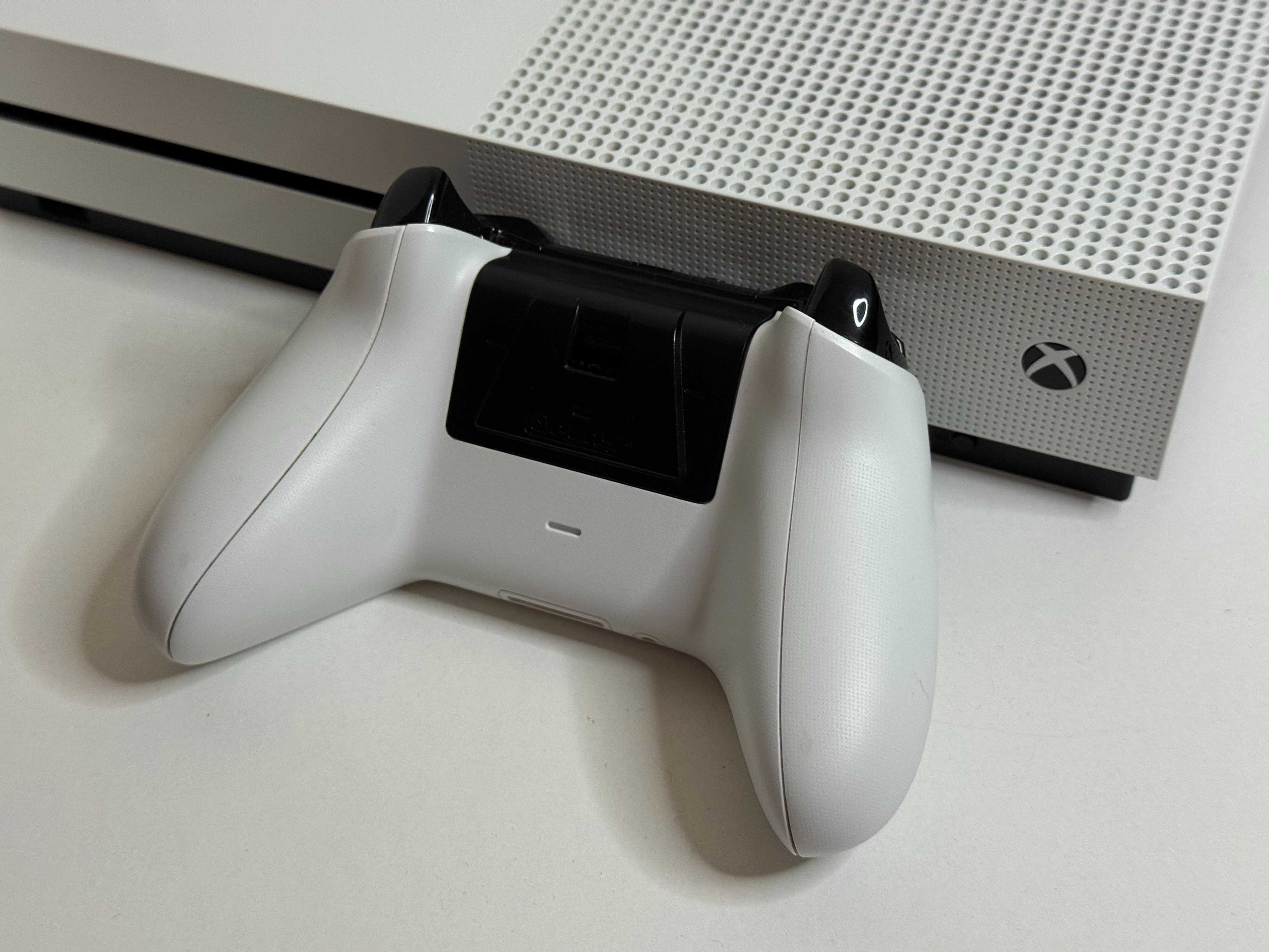 Konsola XBOX ONE S 1TB z Padem Napędem i Pudłem Super Stan