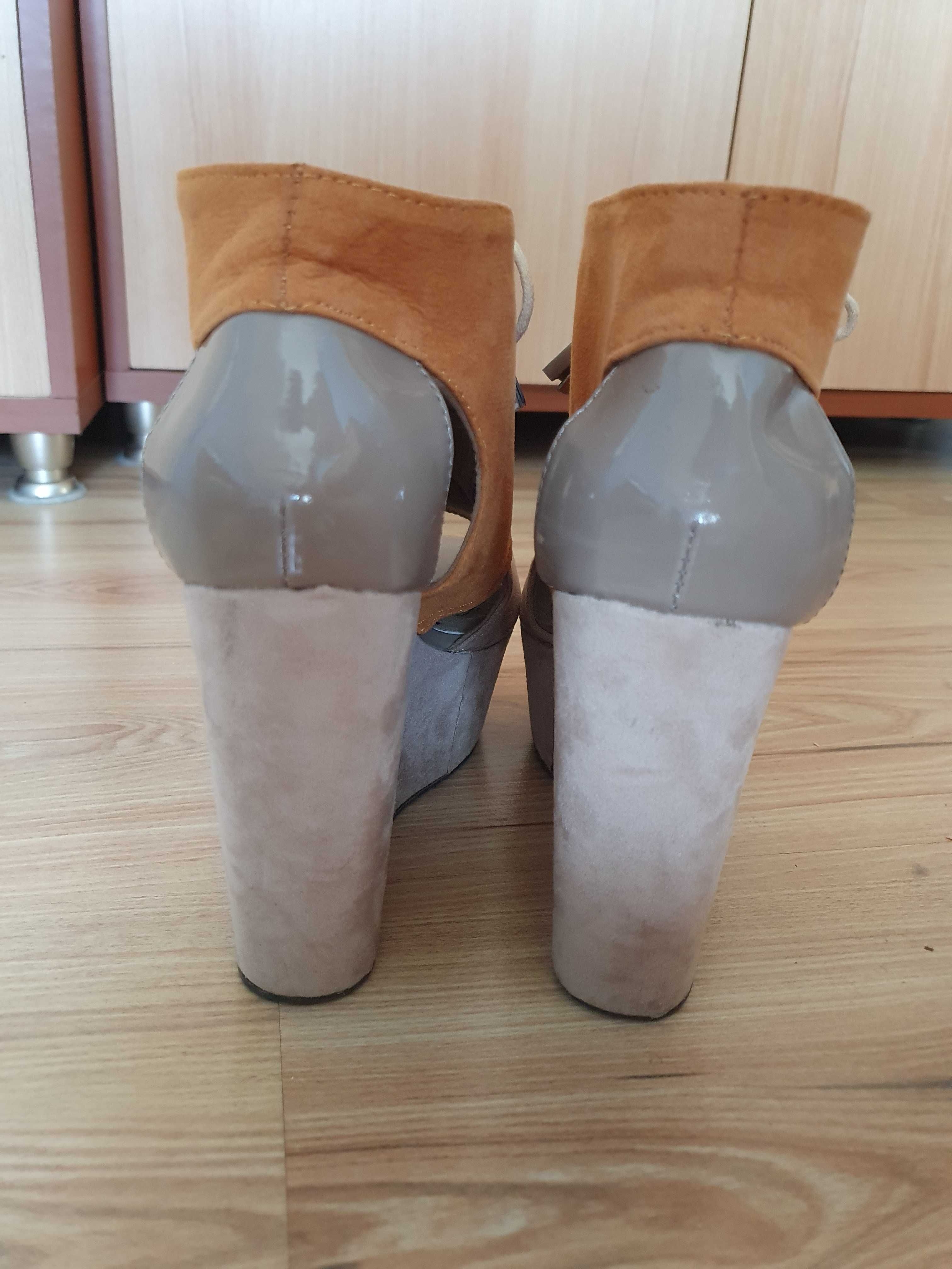 Beżowo-pomarańczowe buty na platformie, H&M, 39