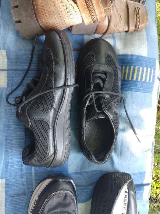 Взуття жіноче 36 розмір всі пари