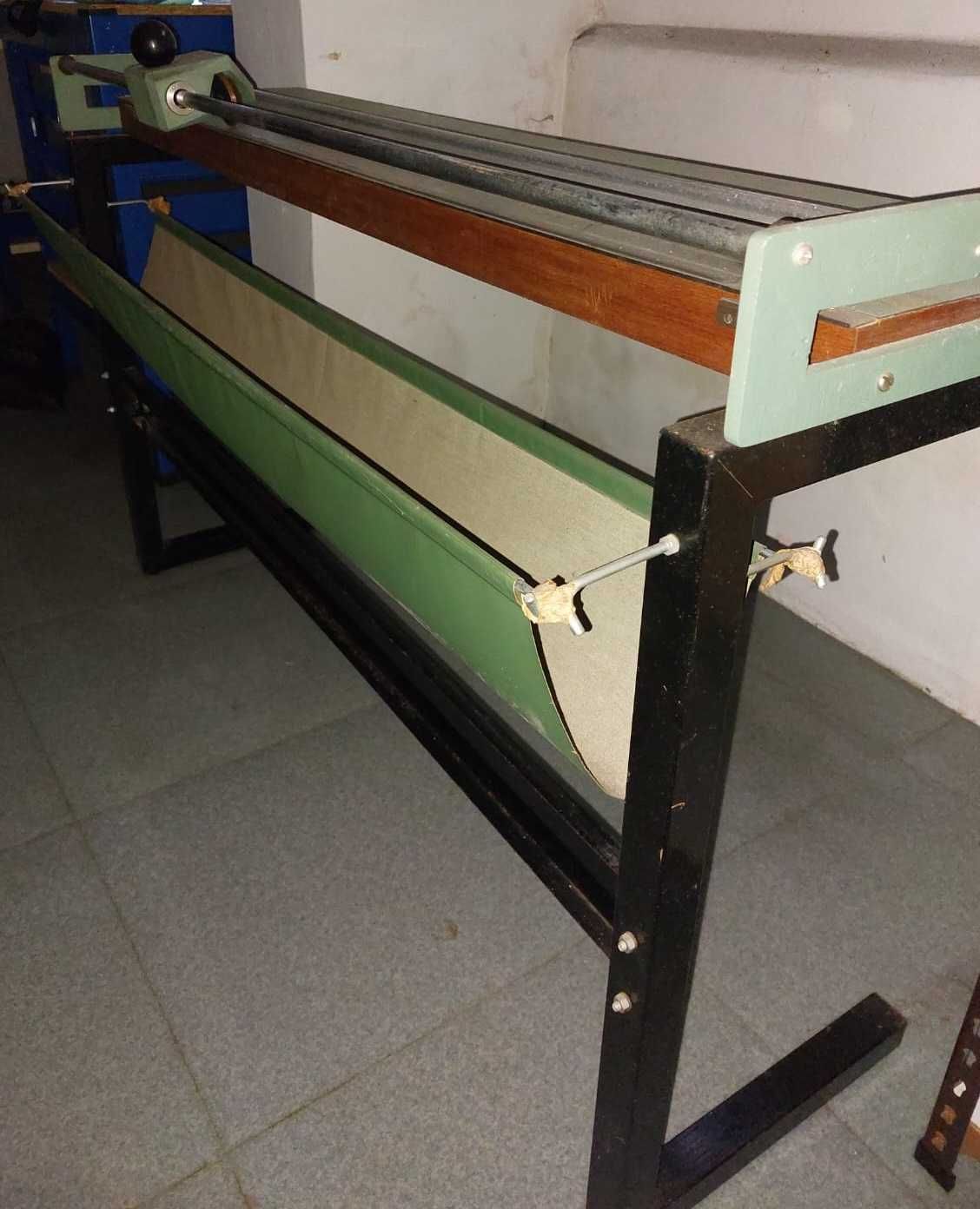 Guilhotina grande formato (130cm) com bancada/suporte