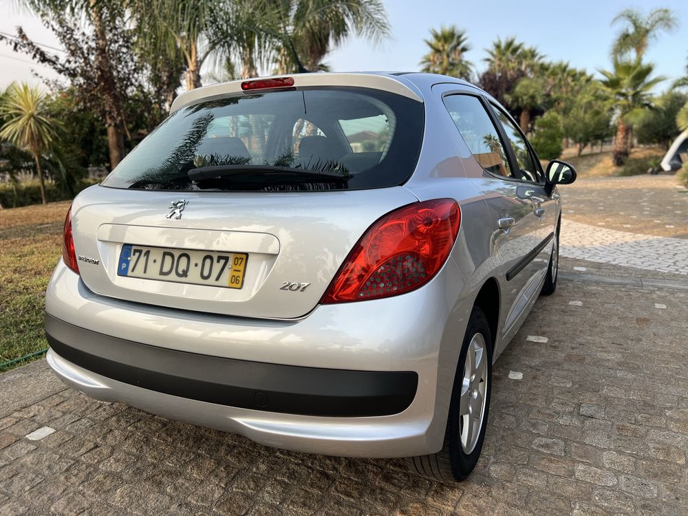 Peugeot 207 imaculado trato financiamento