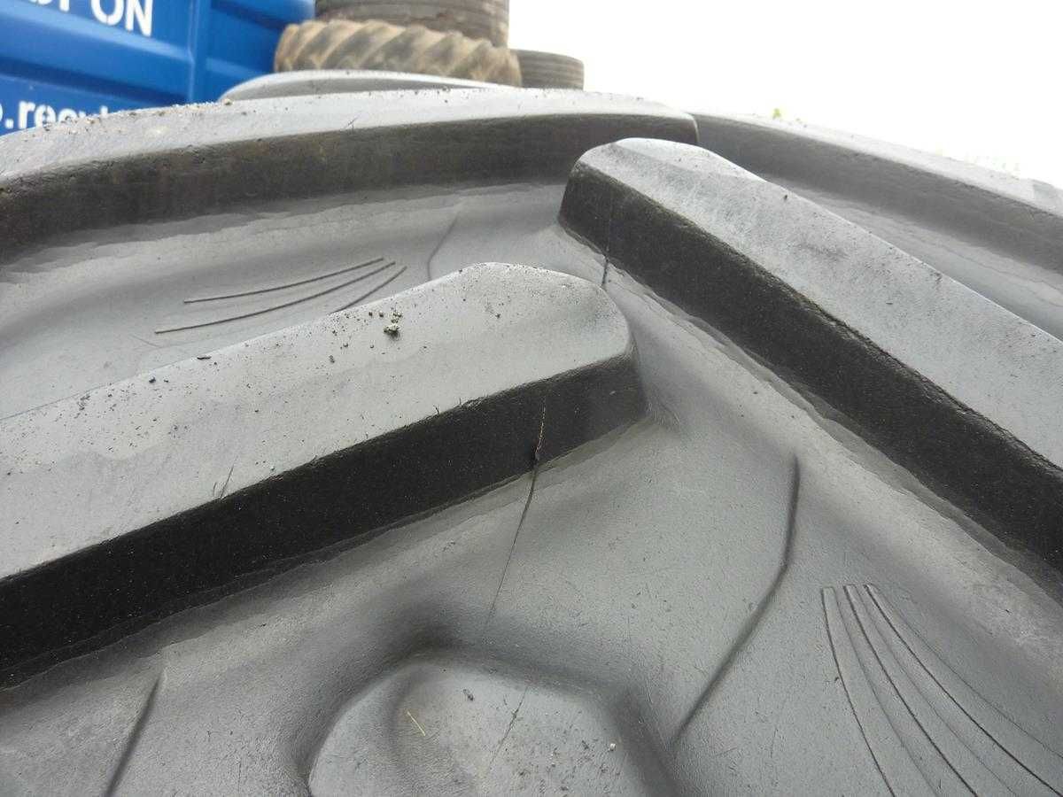 Opona używana rolnicza 600/70R30 GRI GREEN XLR70; 2000zł W3944