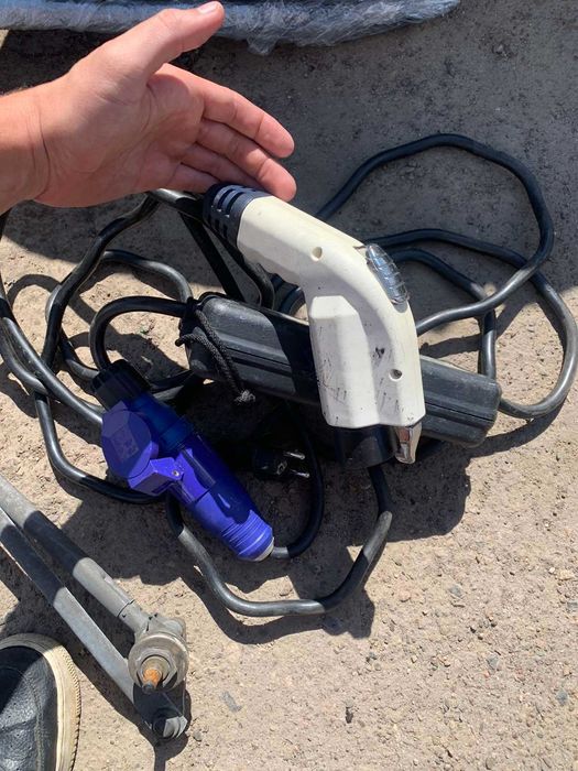 Зарядний пристрій 
Mitsubishi i-MiEV
Peugeot ion
Citroen C-zero