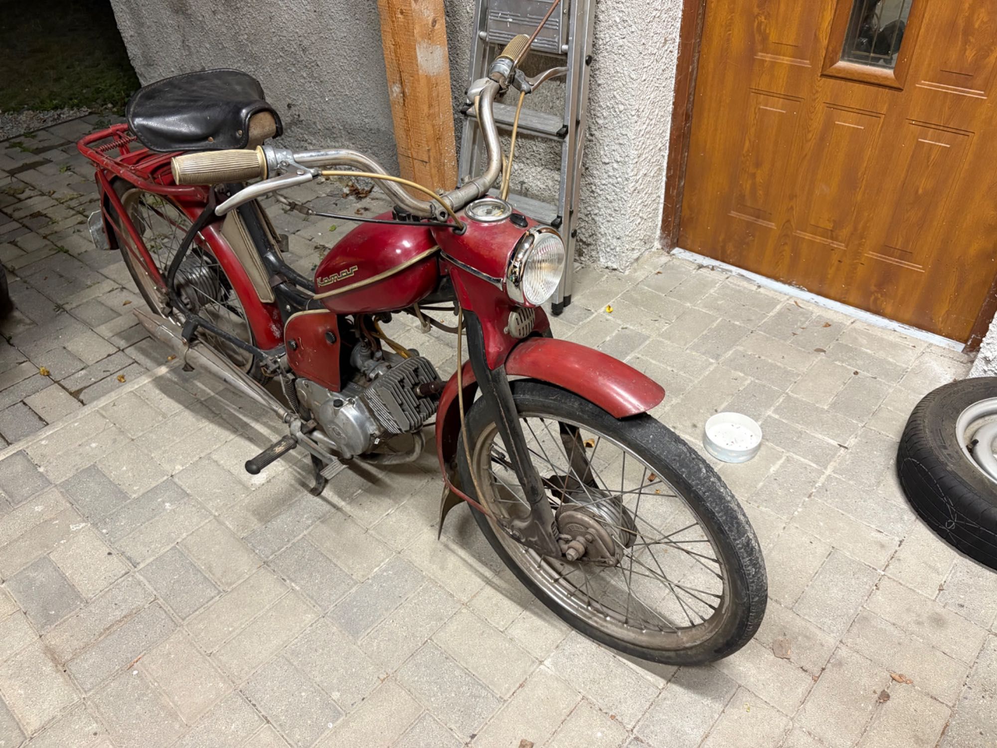 Komar sztywniak 2320