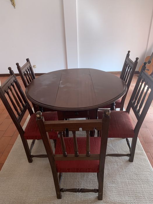 Mesa de jantar desdobravel + 6 cadeiras
