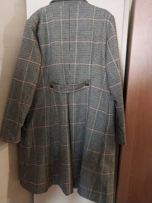 пальто у клітинку LC Waikiki 44 eur, 50-52