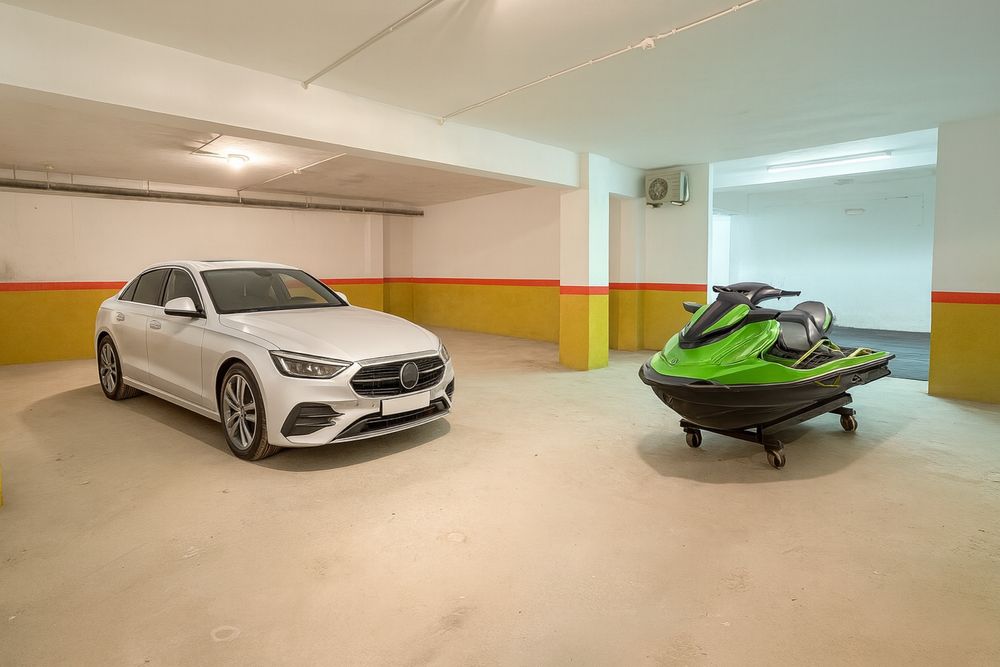 Espaço Comercial/Armazém com Garagem e Apoio Privado – Oportunidade!