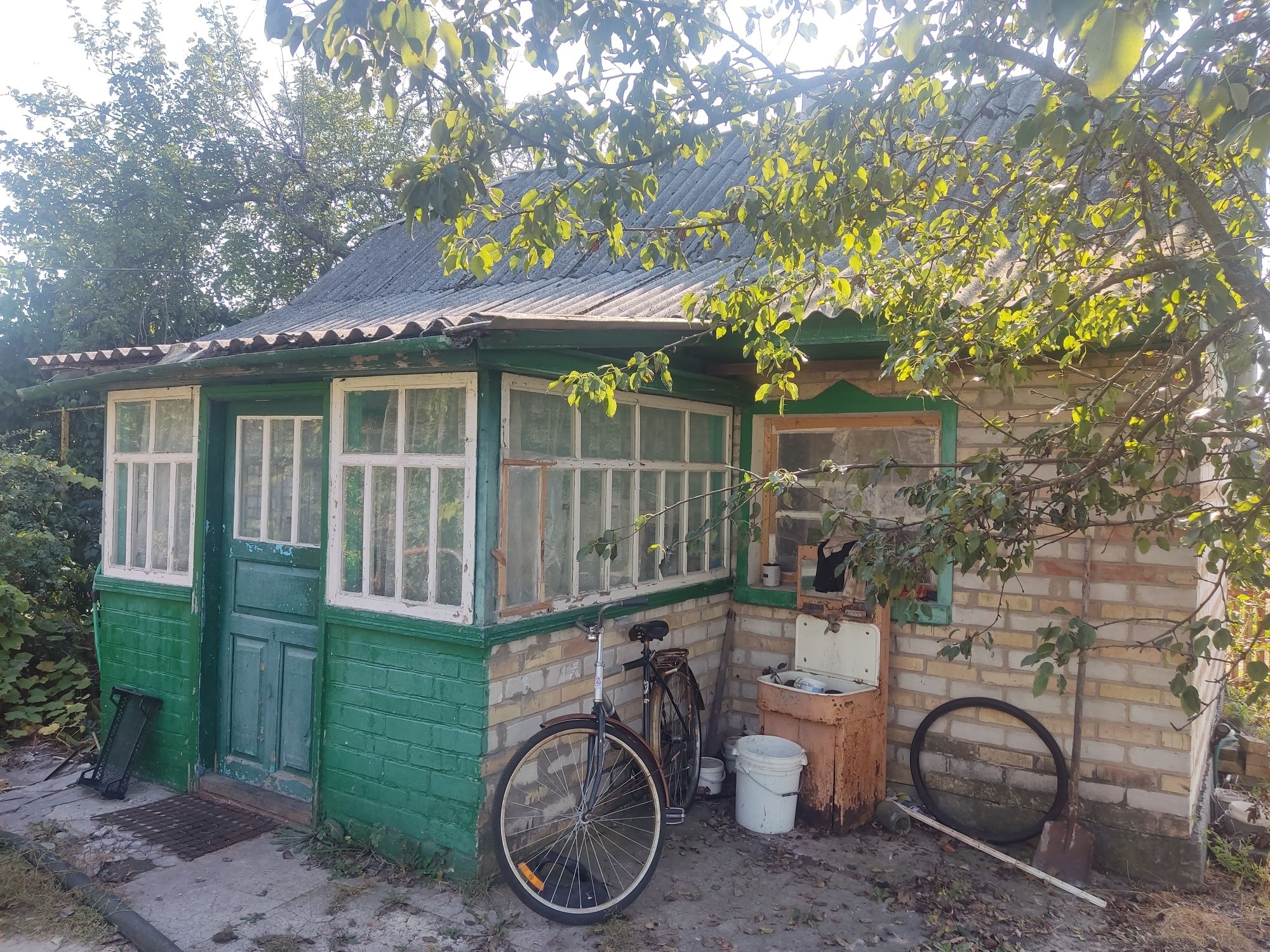 Дом дача летняя кухня с Вишенки  участок 14сот - 35000у.е ул. Патона